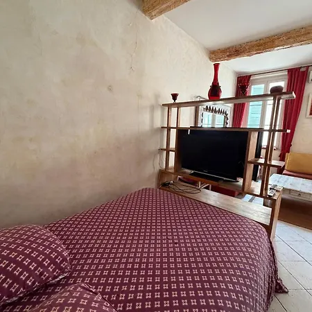 Appartamento Provencal Situé Sur Le Port De *